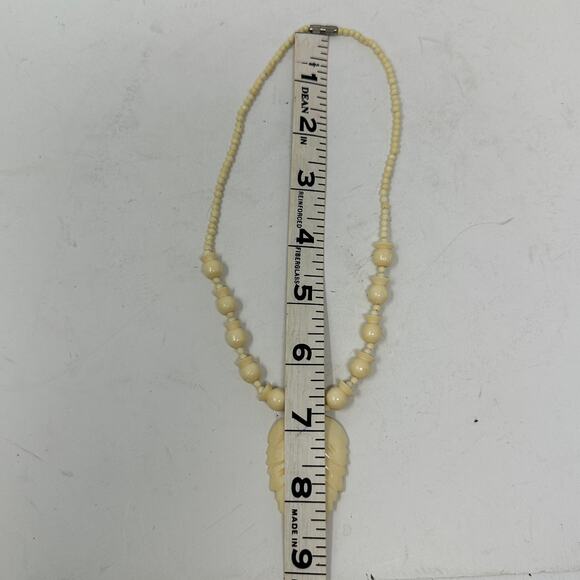 Vintage 70s Carved Bone Beaded Leaf Pendant Necklace Tribal Cream - Picture 8 of 8